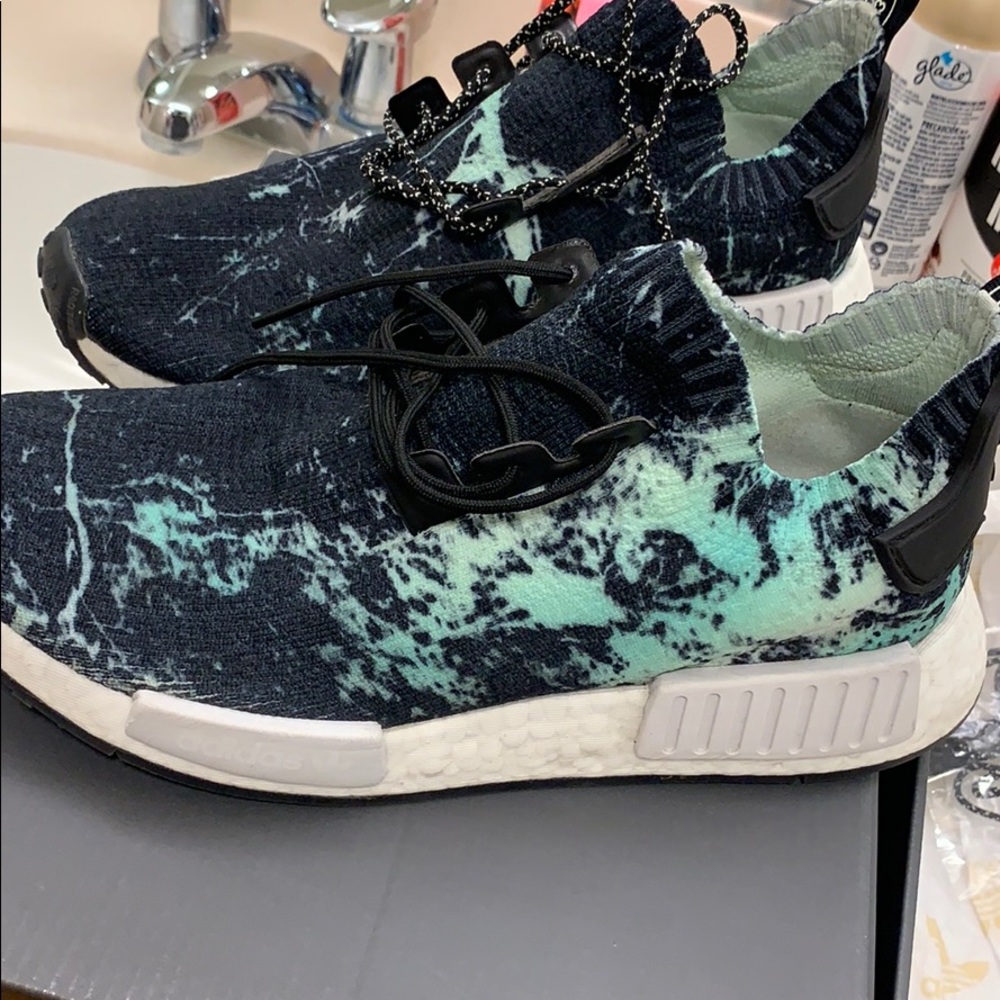 Adidas NMD R1 - Picture 3 of 5